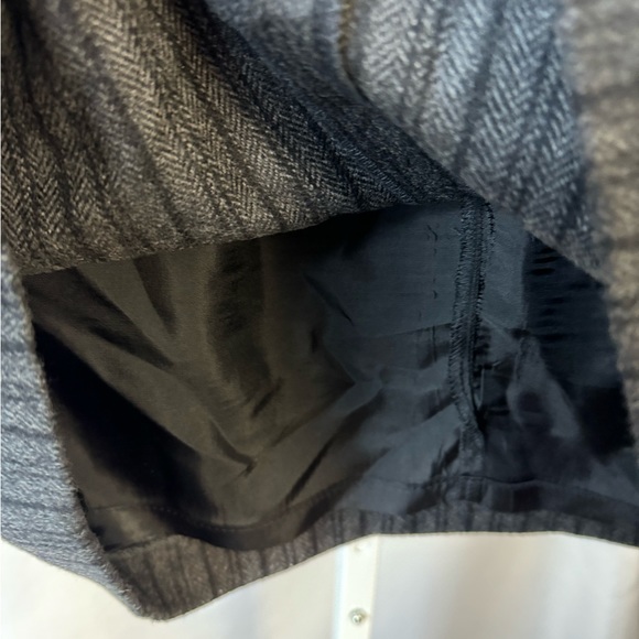 Banana Republic Charcoal Gray/Black Striped Wool blend Skirt, Women's size 14 - Picture 8 of 11